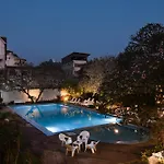 Queen\'S Hotel
