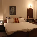 Oyo 442 Kanda Uda