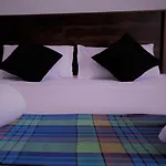 Red Chillies Tourist Inn
