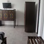 Red Chillies Tourist Inn