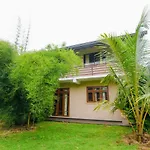 Oyo 386 White Villa Tourist Guest