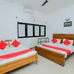 Oyo 479 Water Front Hotel