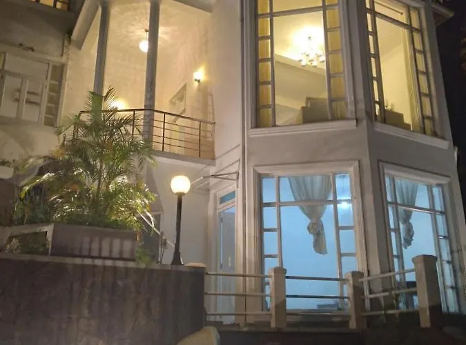 Villa Mystique