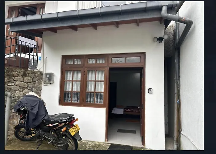 Kandy Holiday Home