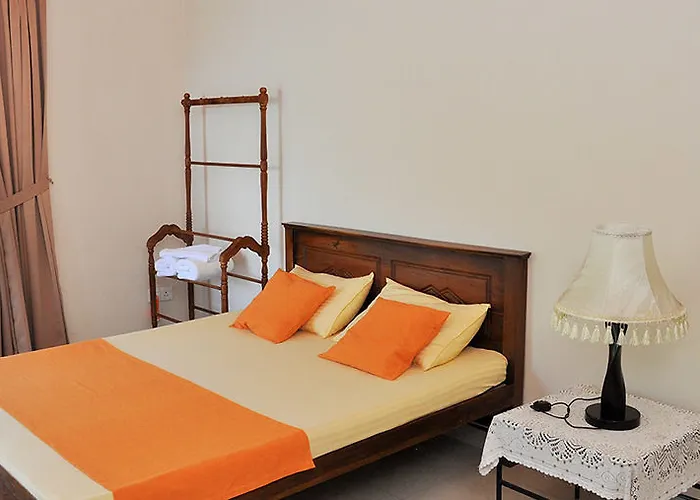 Hanthana Holiday Rooms