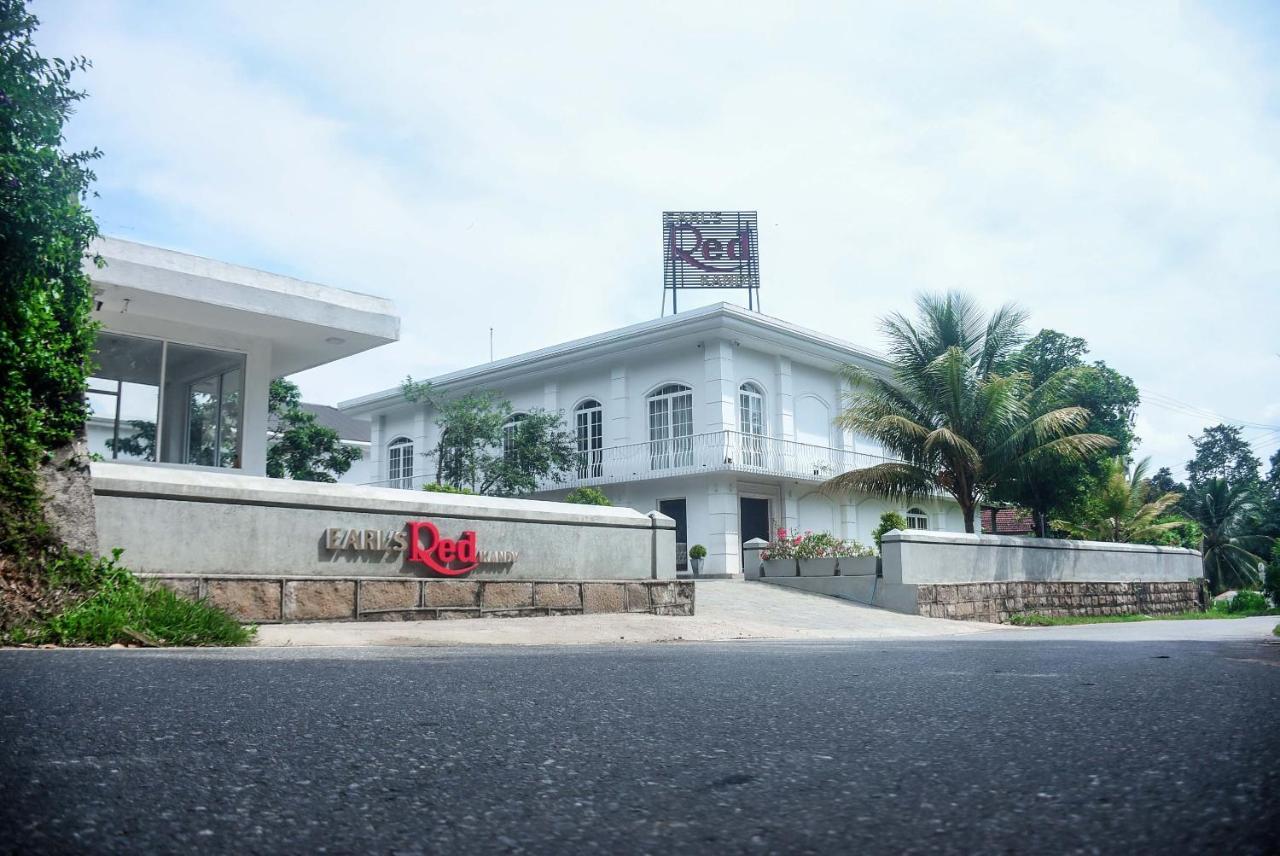 Hotel Earl's Red Kandy