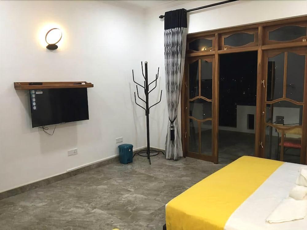 Hotel Kandyan Bluestar 2*