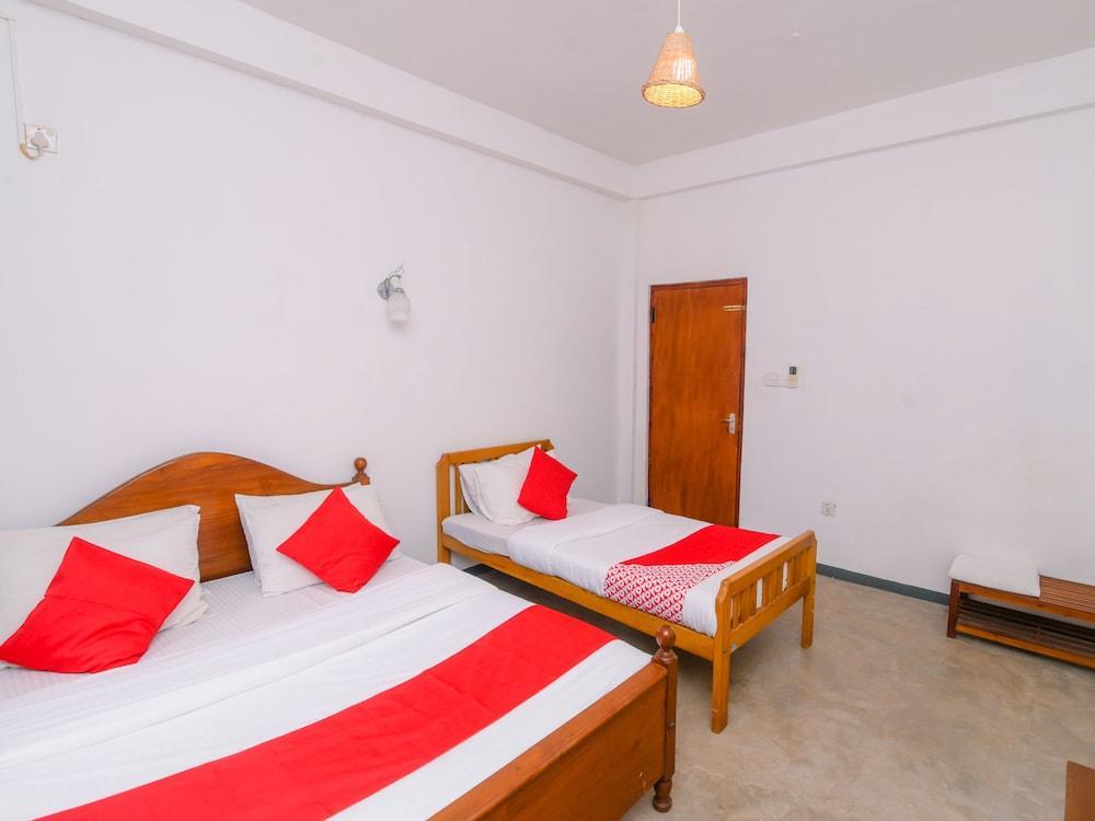 Hotel Oyo 386 White Tourist Guest Kandy