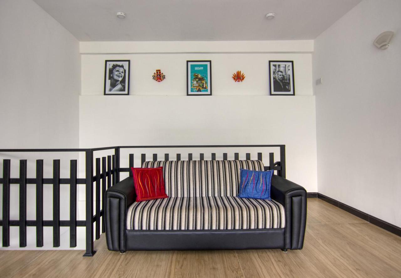 Homestay De Paris A *