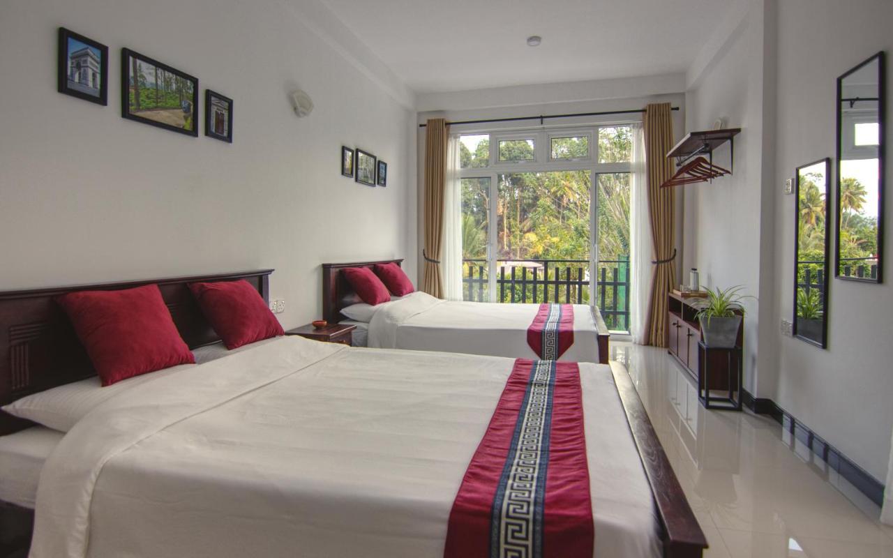 De Paris A * Kandy