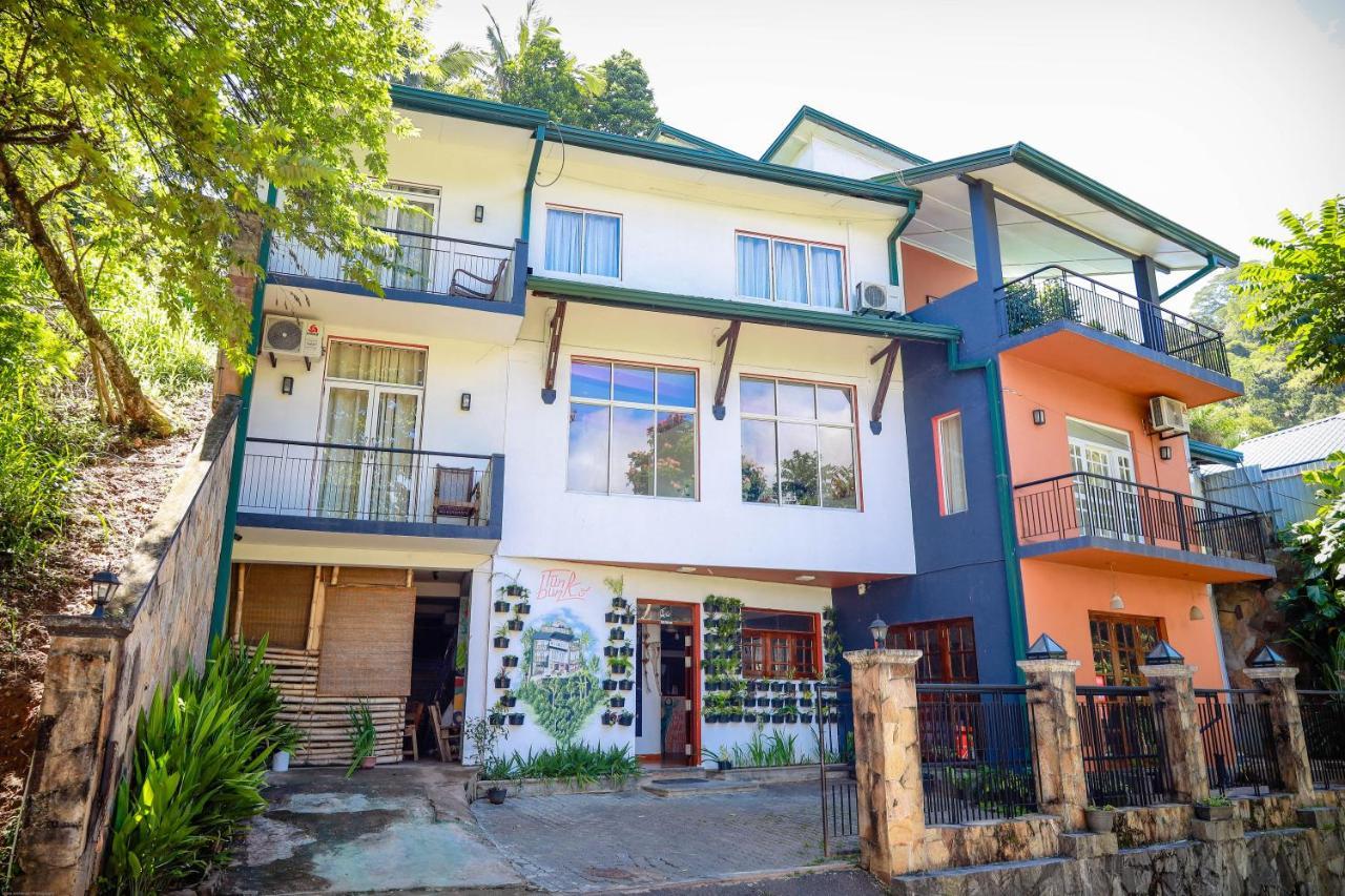 Funk Bunk - Mount View Hostel Kandy