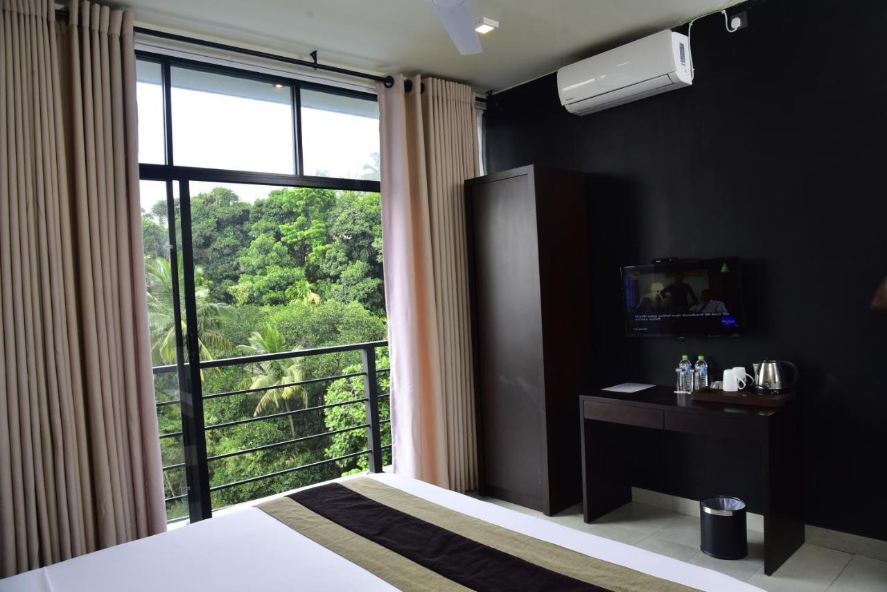 Pine Hill Hotel