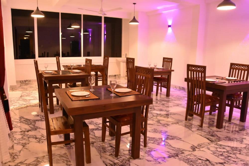 Hotel White Camelot 3*