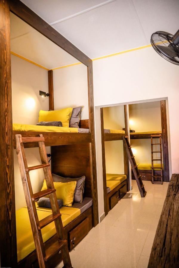 Banana Bunks *