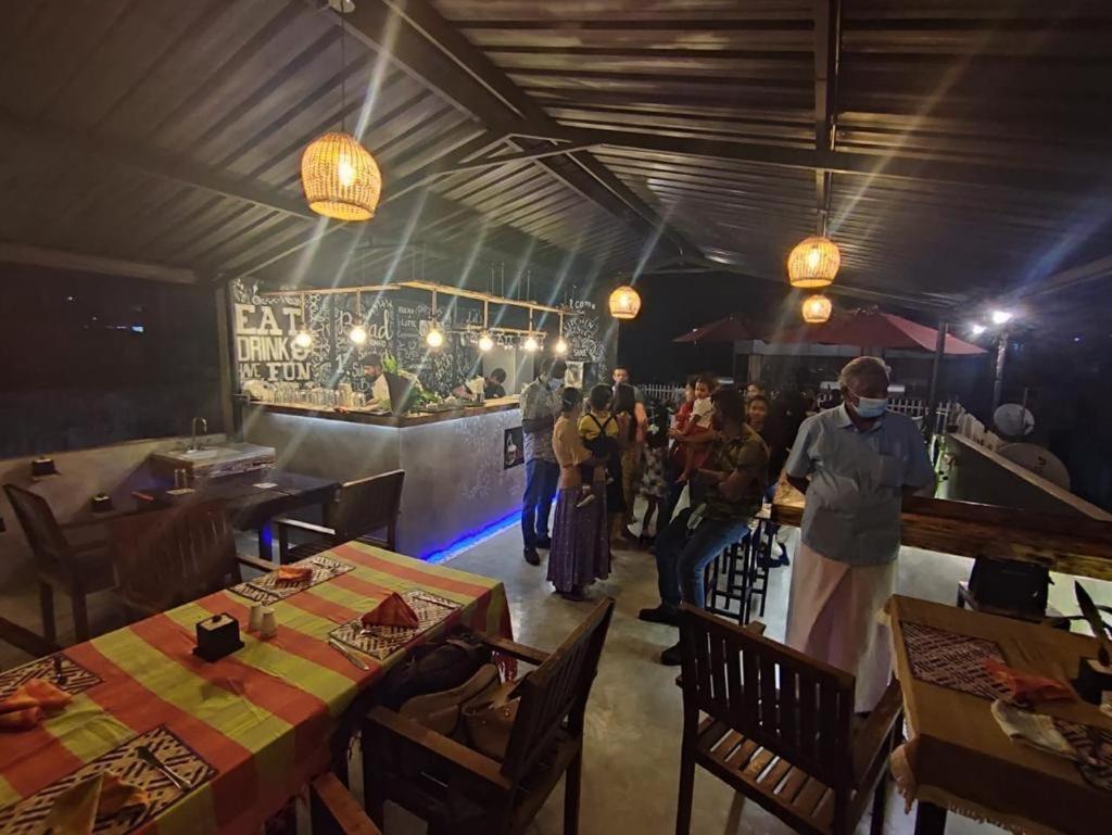 Hotel Dumbara Peak *