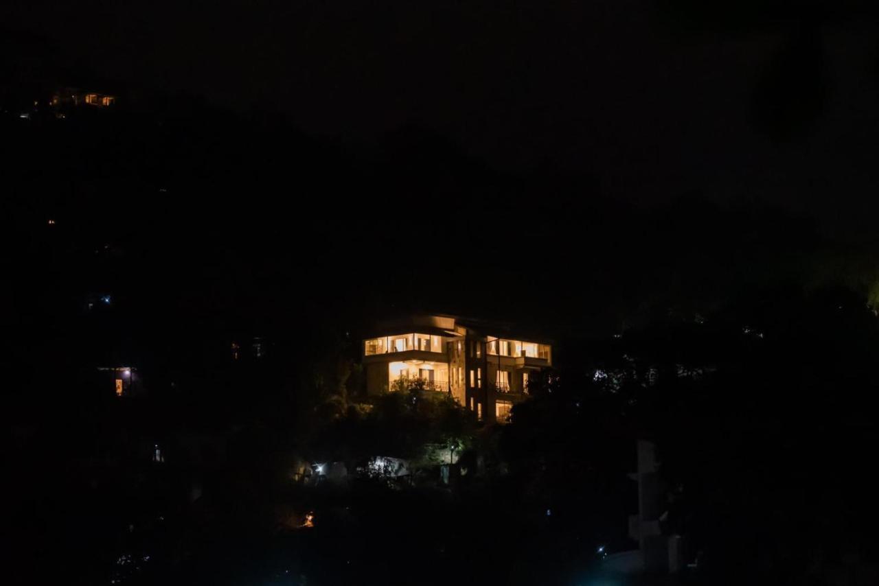 Sky Edge * Kandy