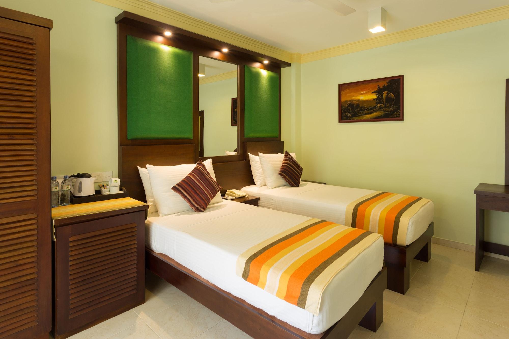 Oak Ray Serene Garden Hotel 4*