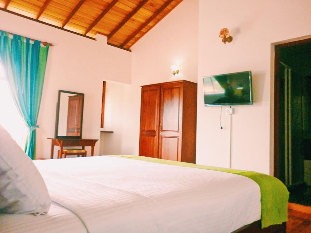 The Kandyan Hotel
