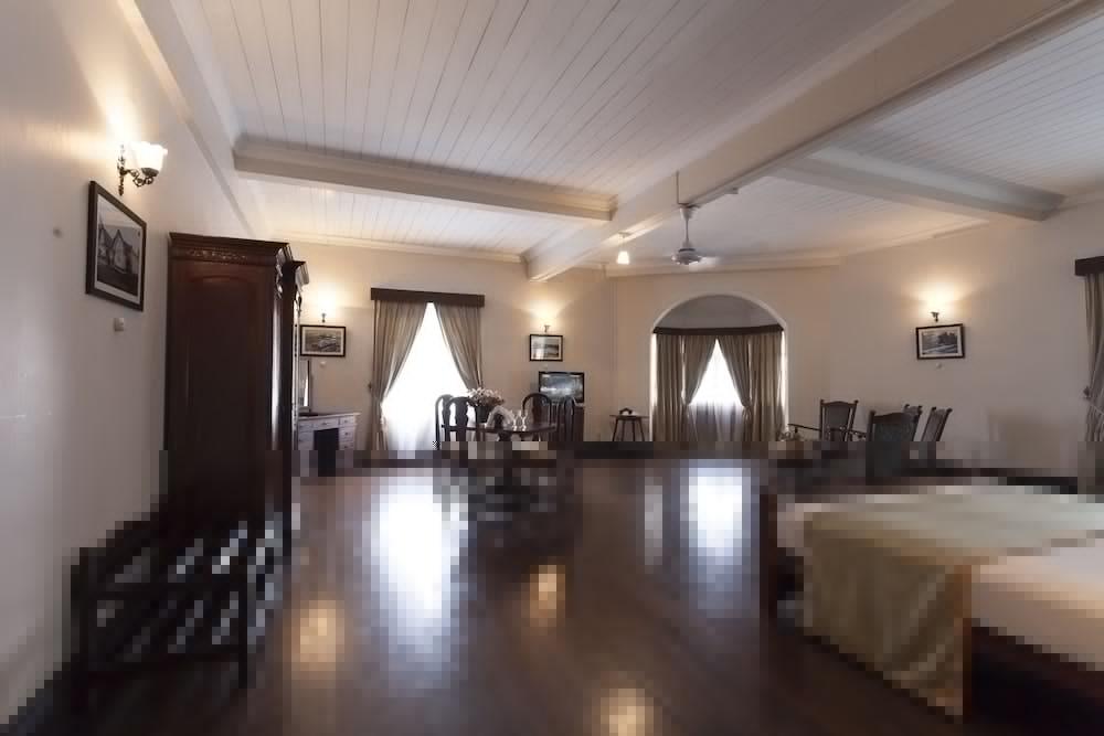 Hotel Queen's 5*