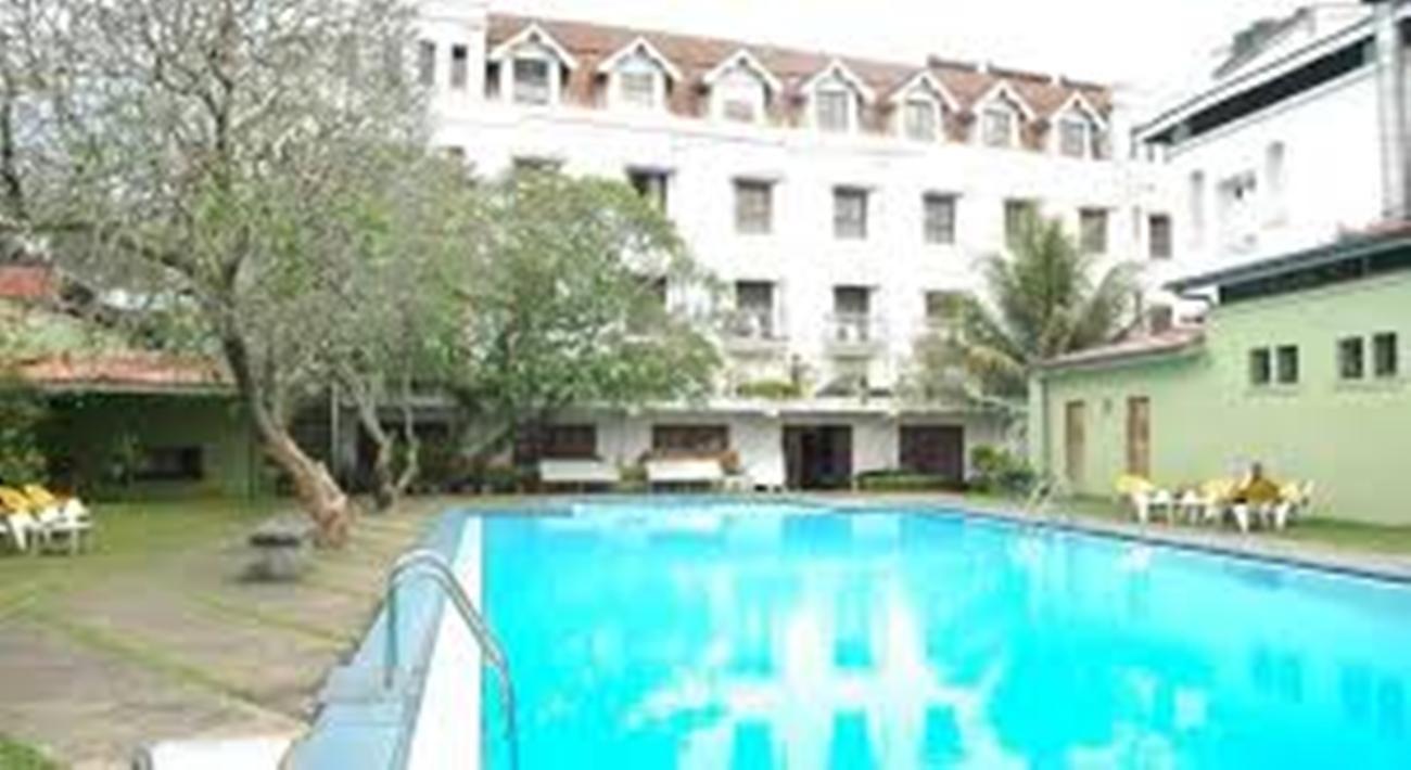 Hotel Queen's 5*