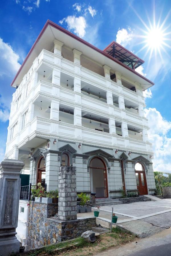 Crown & Crown Hotel