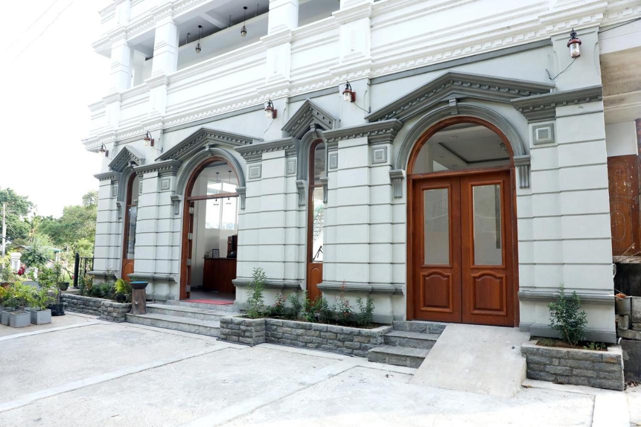 Crown & Crown Kandy