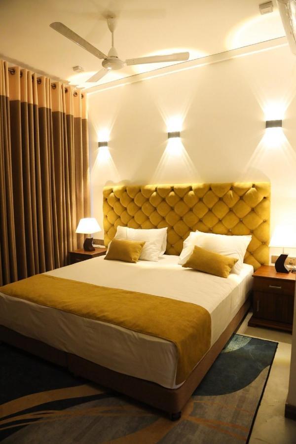 Hotel Crown & Crown Kandy