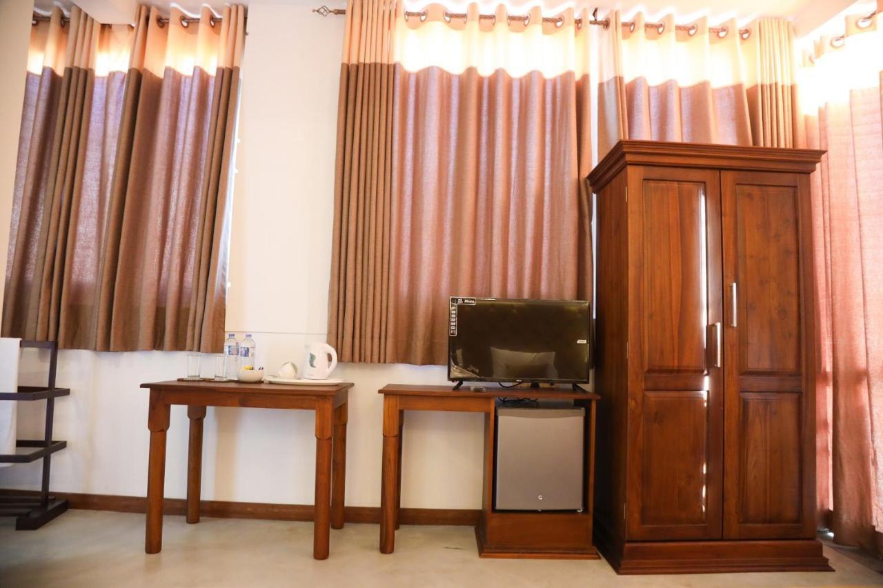 Crown & Crown Hotel