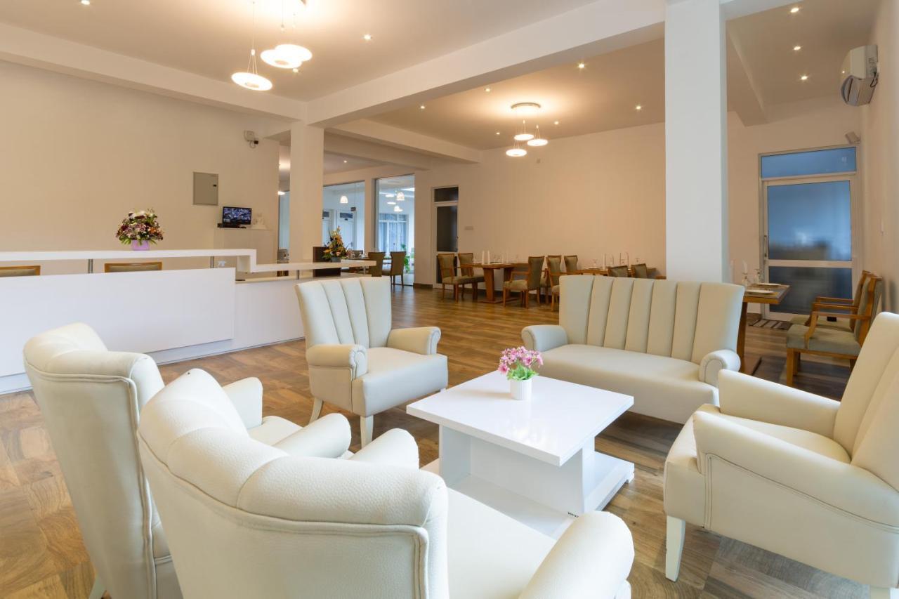 Waters Spring Hotel 3*