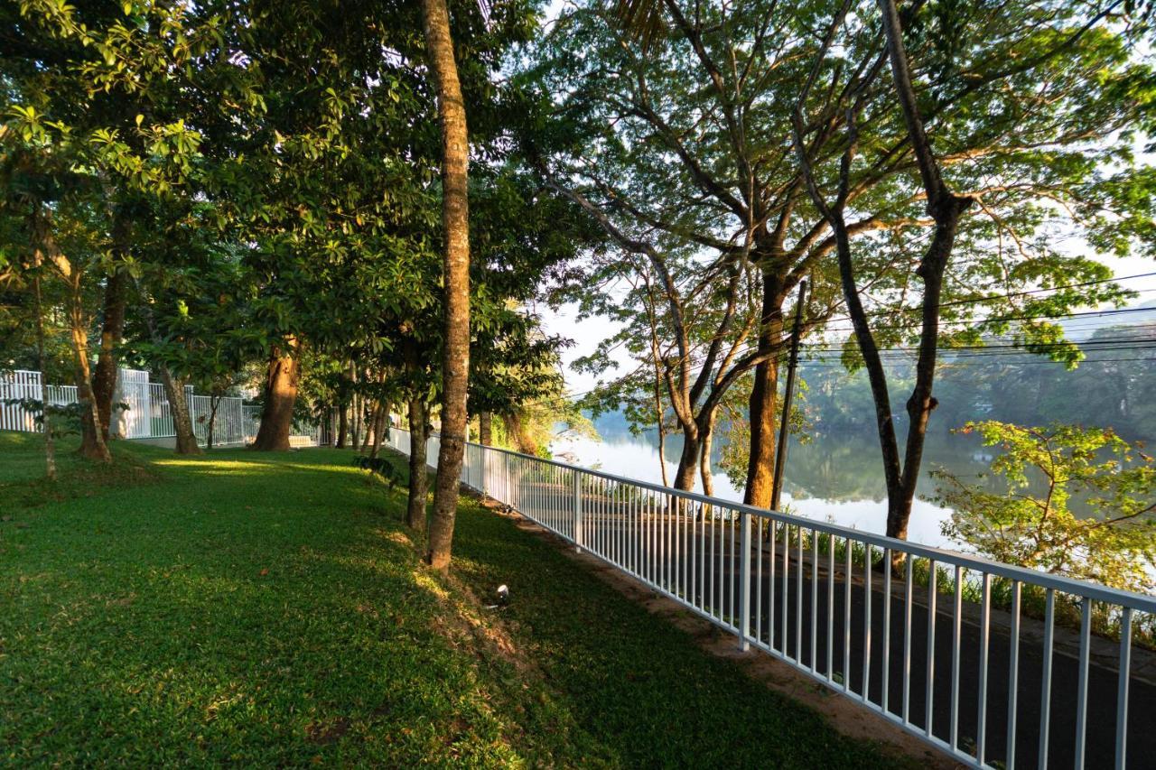 Waters Spring Hotel Kandy
