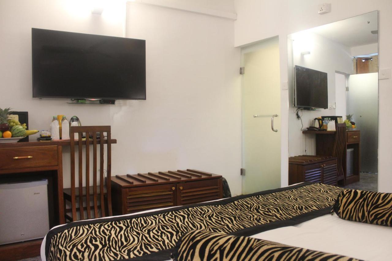 Sizzle Sports Club Hostel Kandy