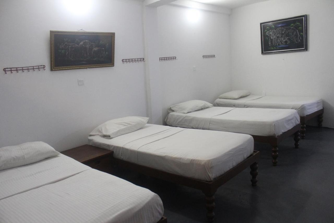 Sizzle Sports Club Hostel *