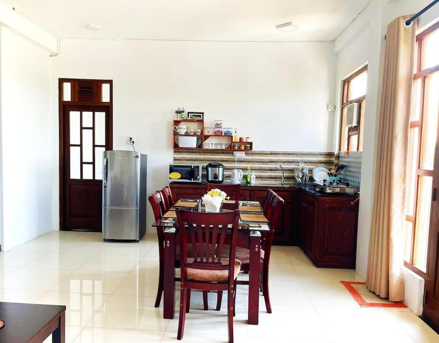 Saru - Upto 6 Guests * Kandy