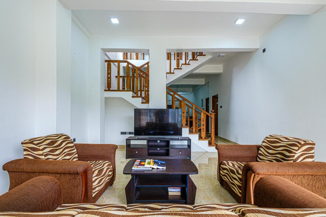 Hotel Queens Mount Ridge