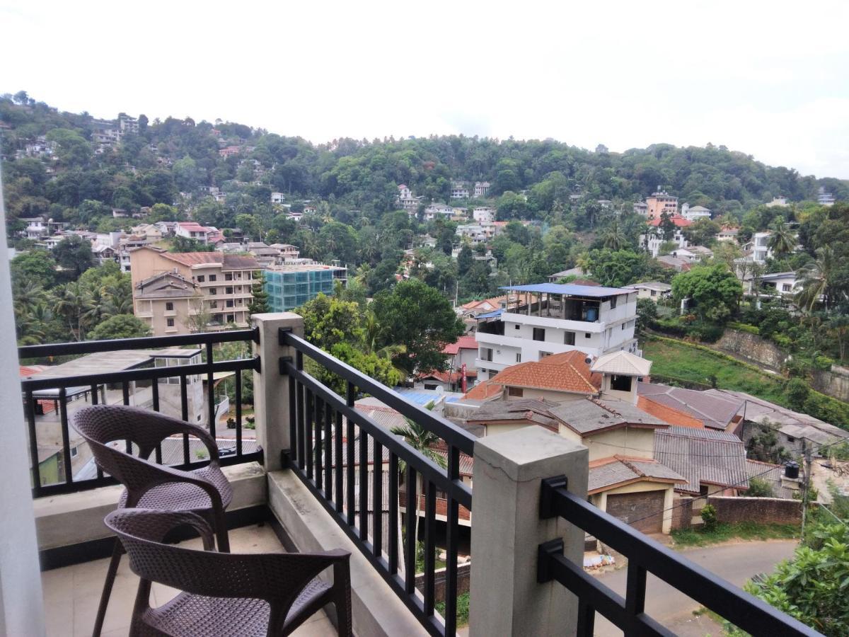 Lodge Edge Kandy
