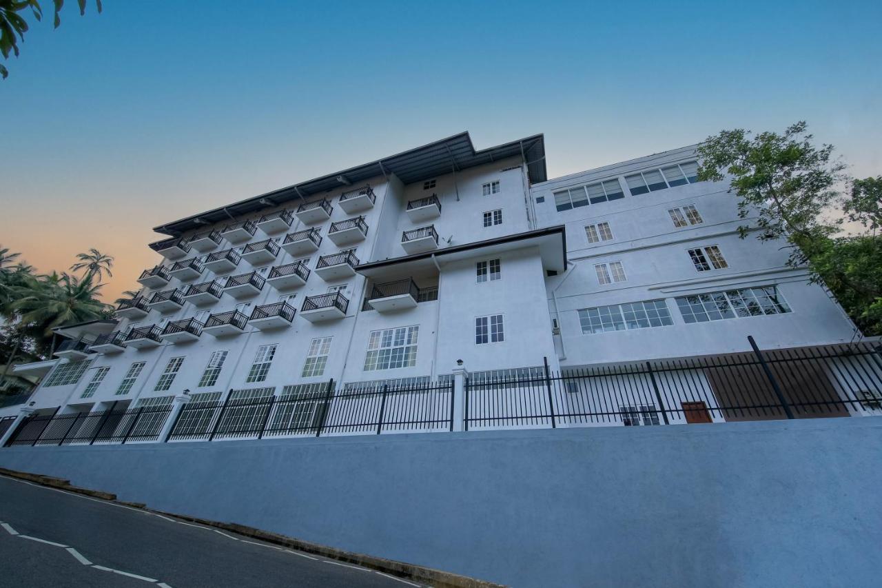 Hotel Bpr - Asgiriya ,kandy 3*
