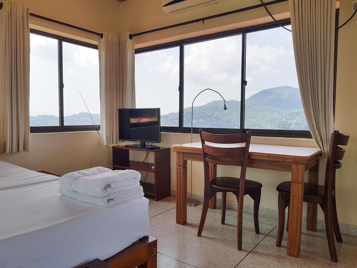 The Views - 360 Mountain View Homestay Kandy