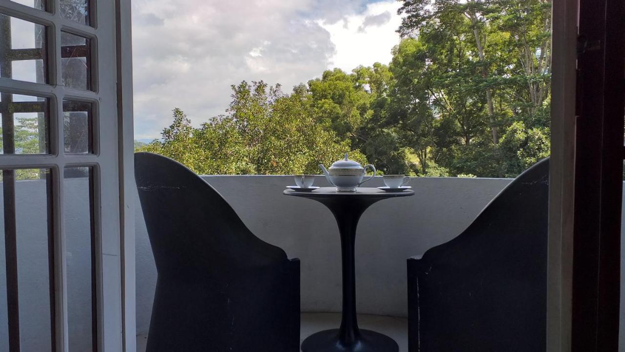 Guest house Crown Hills