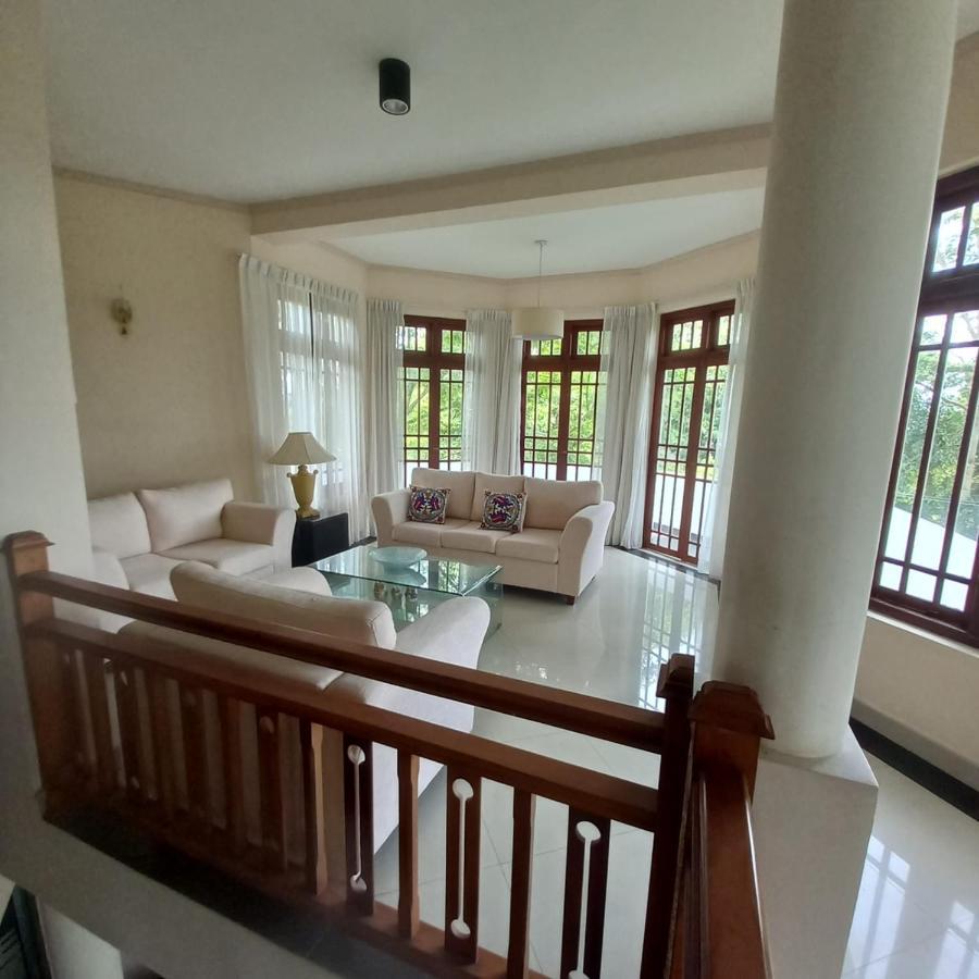 Crown Hills Guest house *