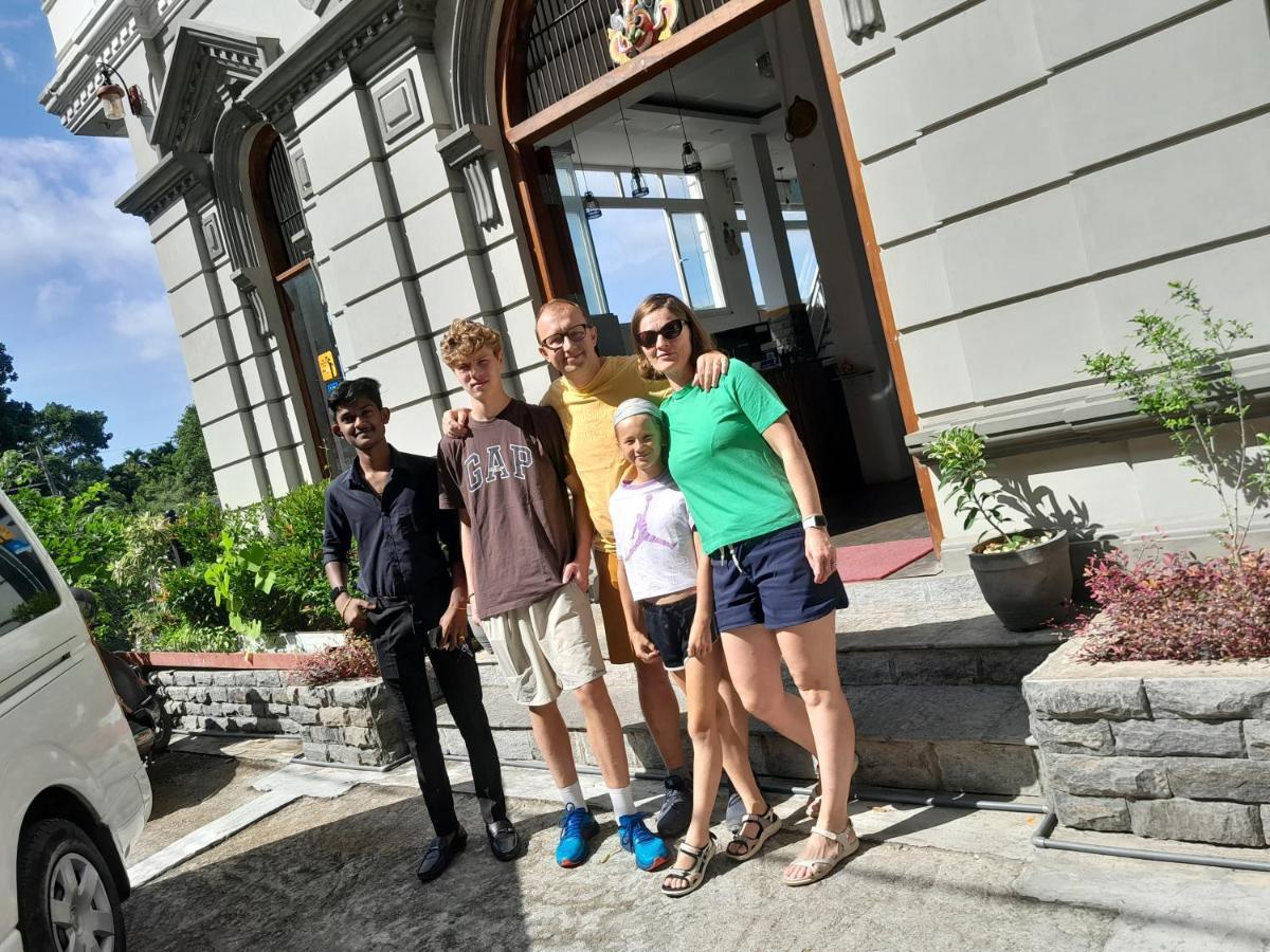 Hotel Crown & Crown *