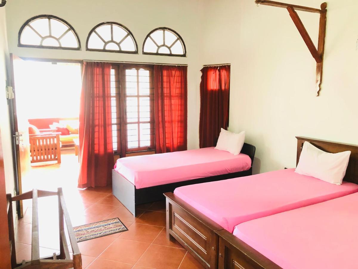 Kandyan Center * Kandy