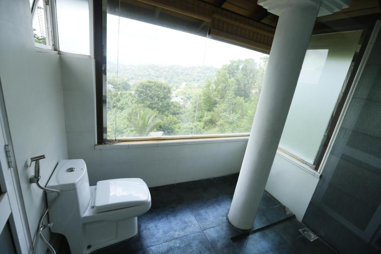 Guest house Crown Hills