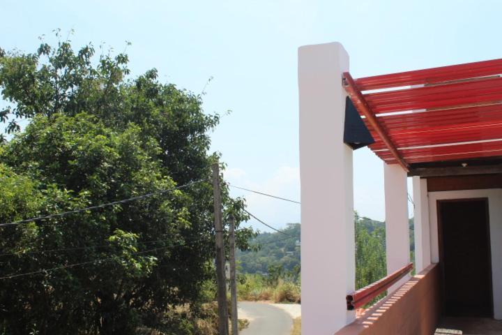 Windy Hanthana *