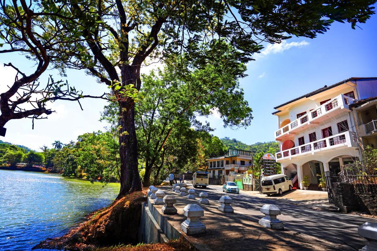 Citrus Cafe & Restaurant Hotel *