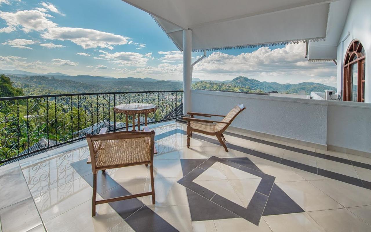 Ceylon Breeze Hotel