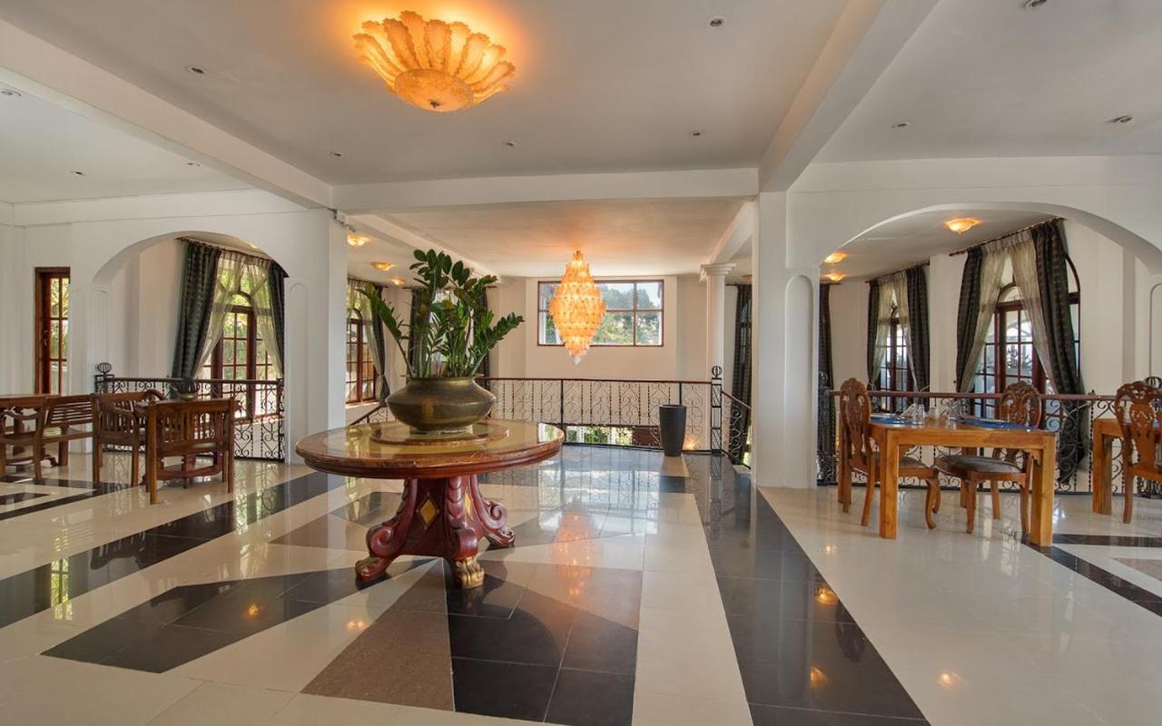 Ceylon Breeze Hotel *