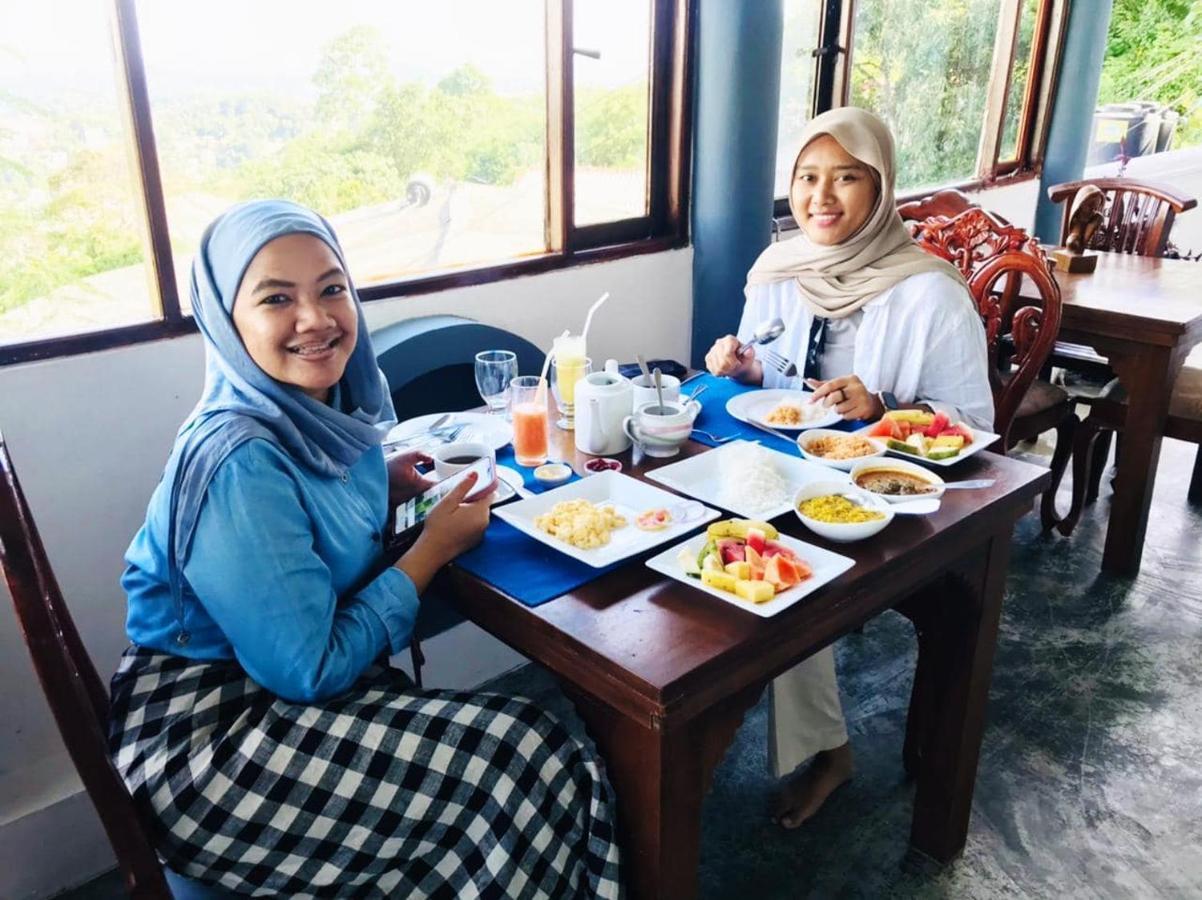 Hotel Ceylon Breeze Kandy