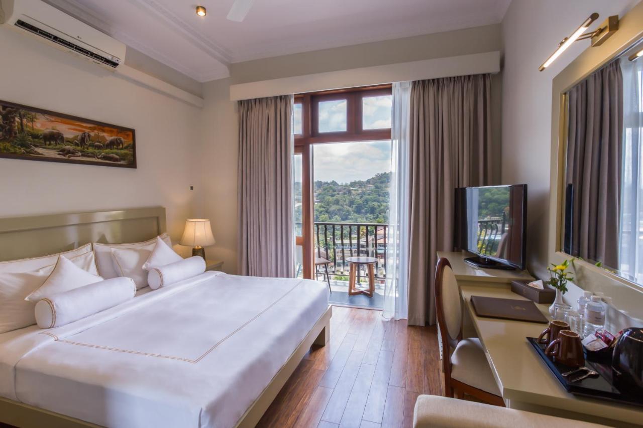 Hotel Serene 38