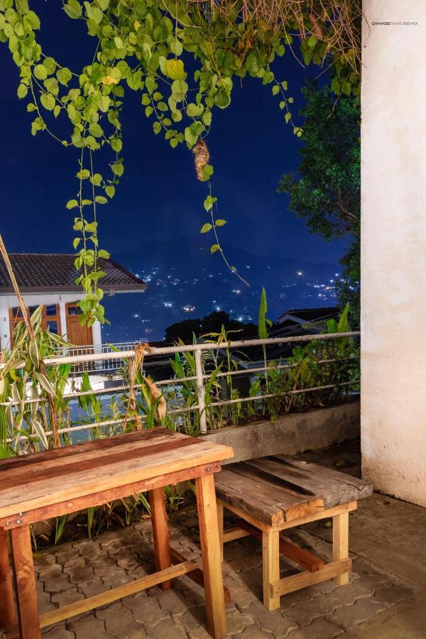 Deck On The Hills Bunks Hostel Kandy