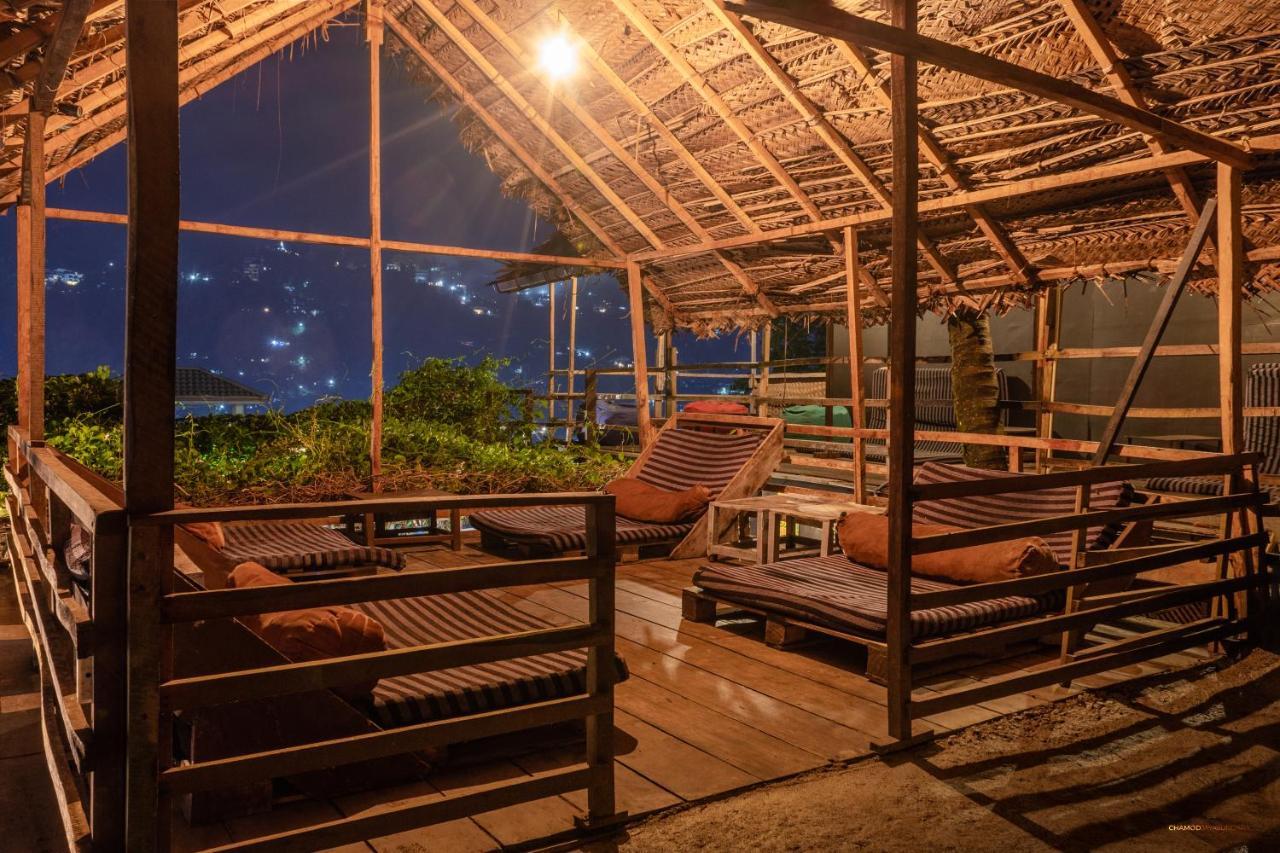 Hostel Deck On The Hills Bunks